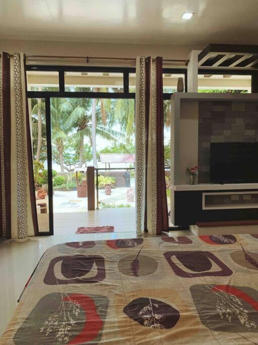 Beach Getaway Studio Villa In Lobo Экстерьер фото